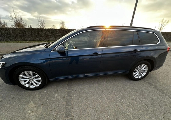 Volkswagen Passat cena 92250 przebieg: 150000, rok produkcji 2019 z Szczecin małe 172